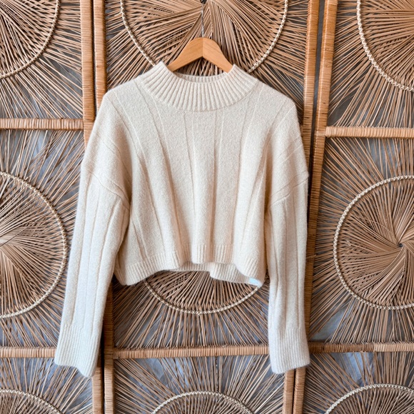 Zara Mock Neck Cozy Cream Ribbed Cropped Knit Sweater SZ M Ivory Soft